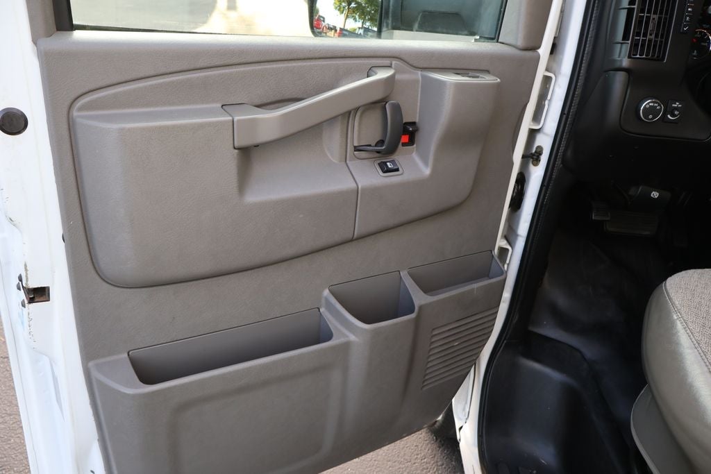 2021 Chevrolet Express 3500 Work Van Cutaway