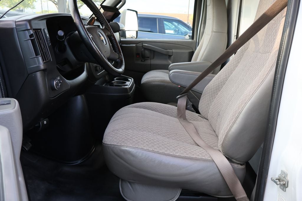 2021 Chevrolet Express 3500 Work Van Cutaway