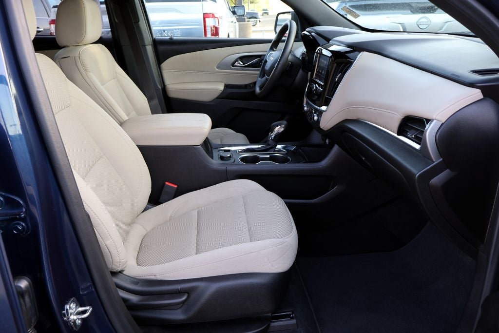 2022 Chevrolet Traverse LS