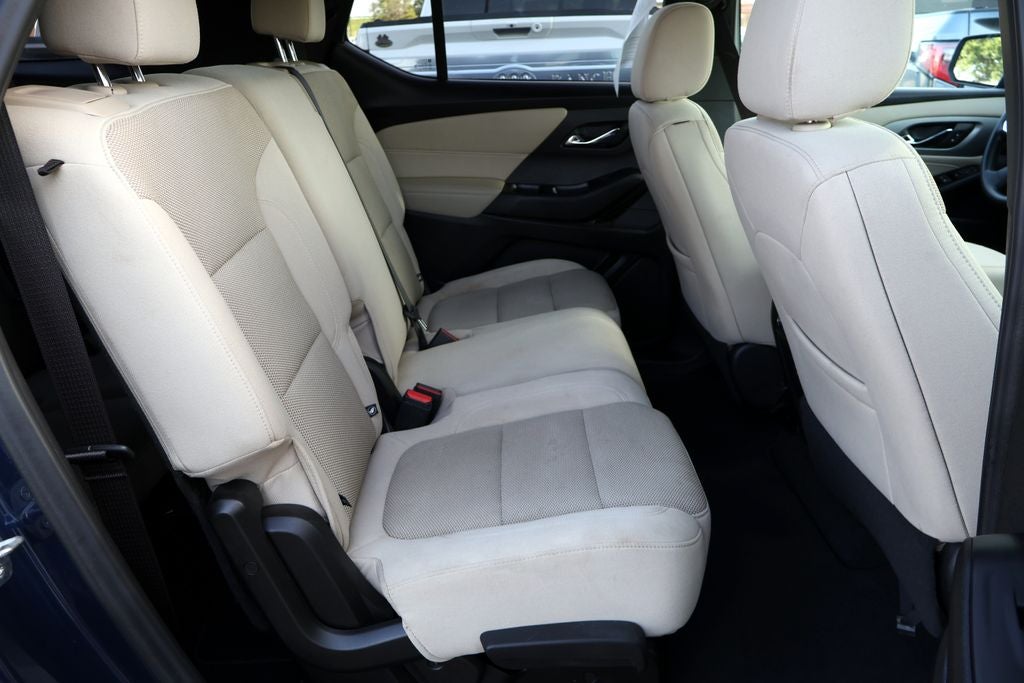 2022 Chevrolet Traverse LS
