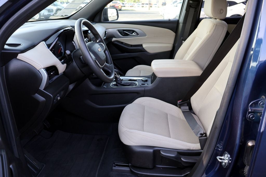2022 Chevrolet Traverse LS