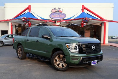 2024 Nissan Titan SV