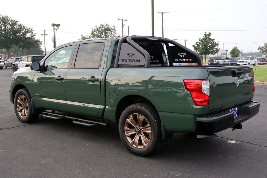 2024 Nissan Titan SV