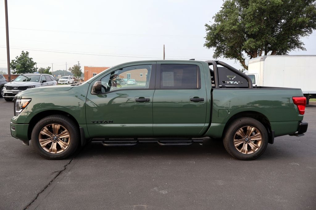 2024 Nissan Titan SV