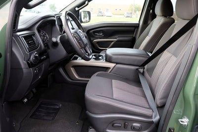 2024 Nissan Titan SV