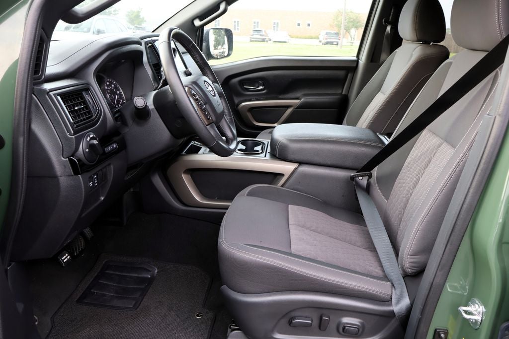2024 Nissan Titan SV