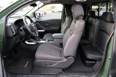 2024 Nissan Frontier SV