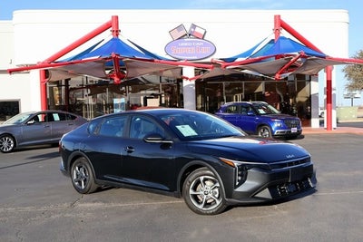 2025 Kia K4 LXS