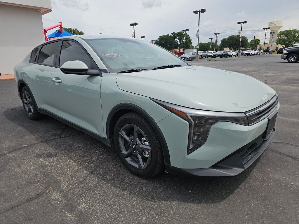 2025 Kia K4 LXS
