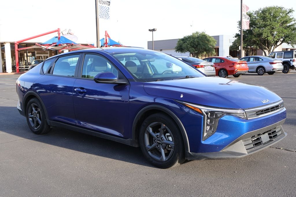2025 Kia K4 LXS