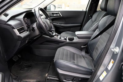 2024 Mitsubishi Outlander SE Black Edition