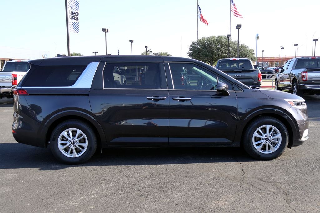 2024 Kia Carnival LX