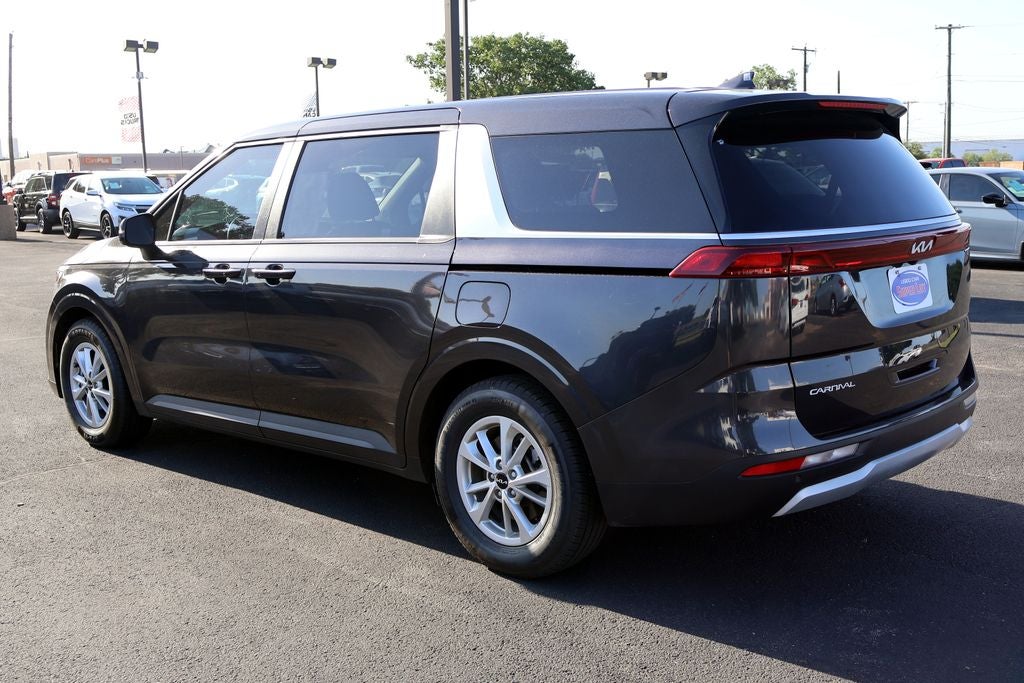 2024 Kia Carnival LX