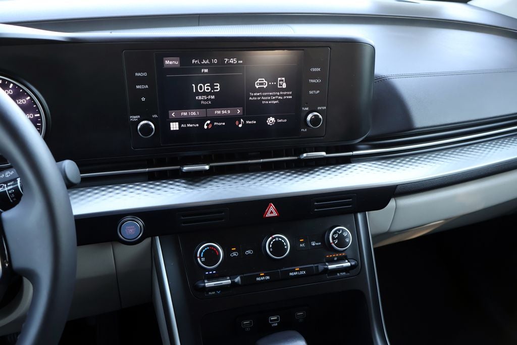 2024 Kia Carnival LX