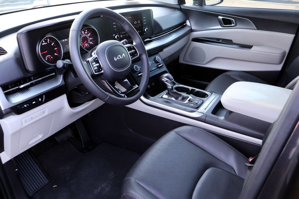 2024 Kia Carnival LX