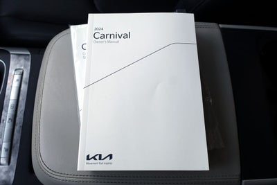 2024 Kia Carnival LX
