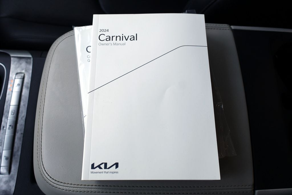 2024 Kia Carnival LX