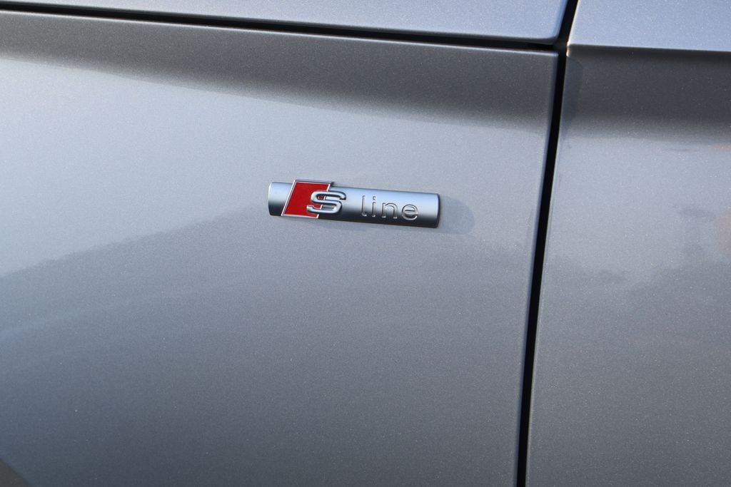 2022 Audi Q5 45 S line Premium quattro