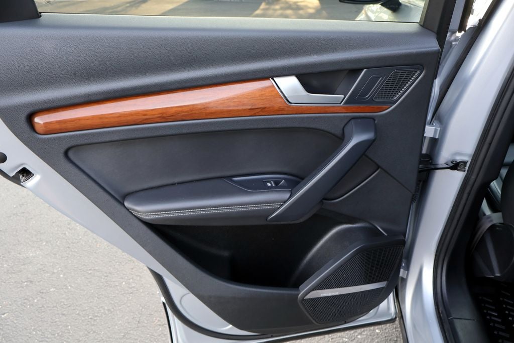 2022 Audi Q5 45 S line Premium quattro